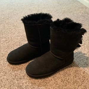 Black Uggs, Bailey Bow